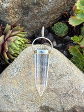 Load image into Gallery viewer, Silver Quartz Vogel Pendant 12 facets
