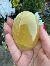 Load image into Gallery viewer, Yellow Calcite Palmstone
