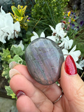 Load image into Gallery viewer, Sunset Labradorite Palmstone
